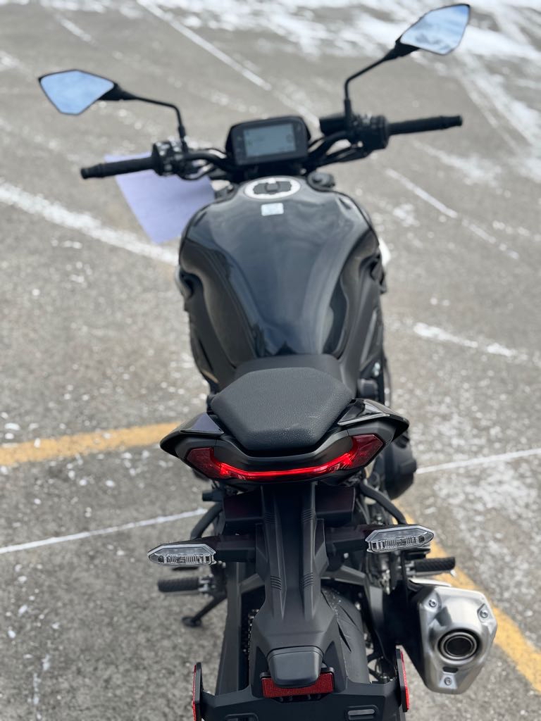 2025 Kawasaki Z900 ABS - Photo 11