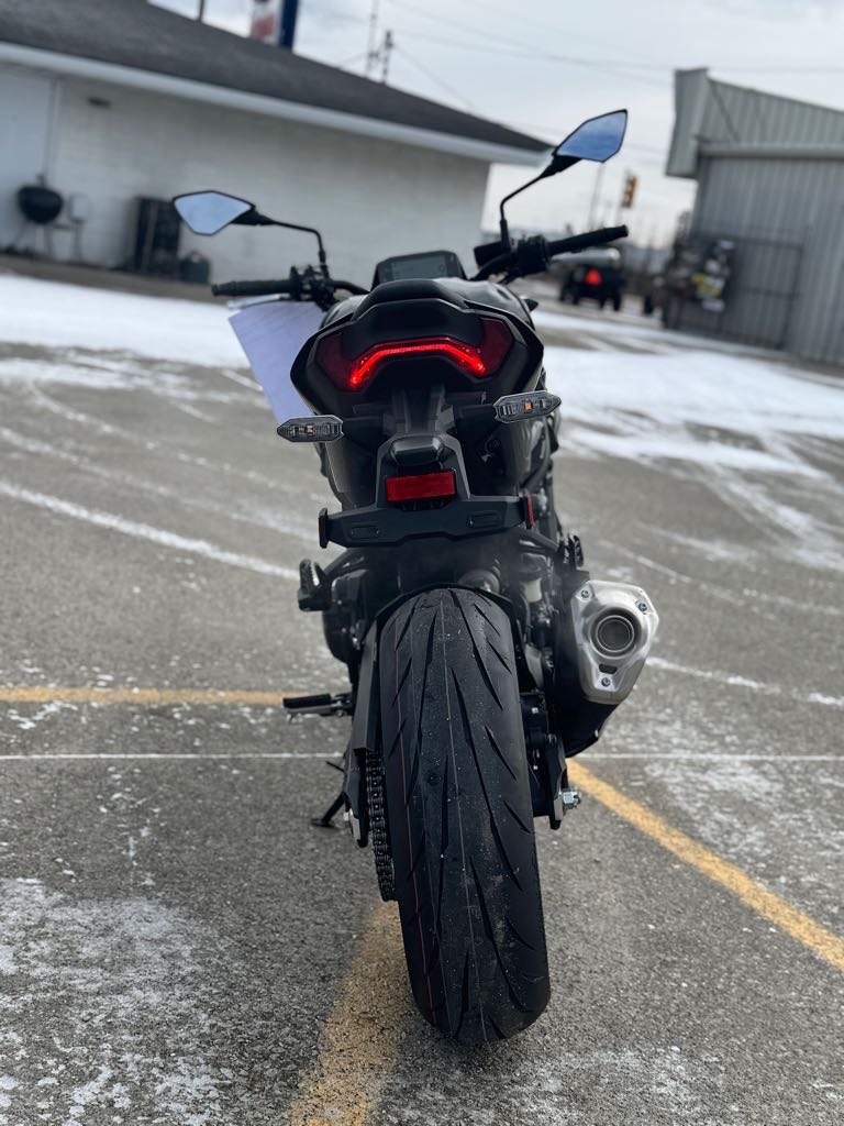 2025 Kawasaki Z900 ABS - Photo 10