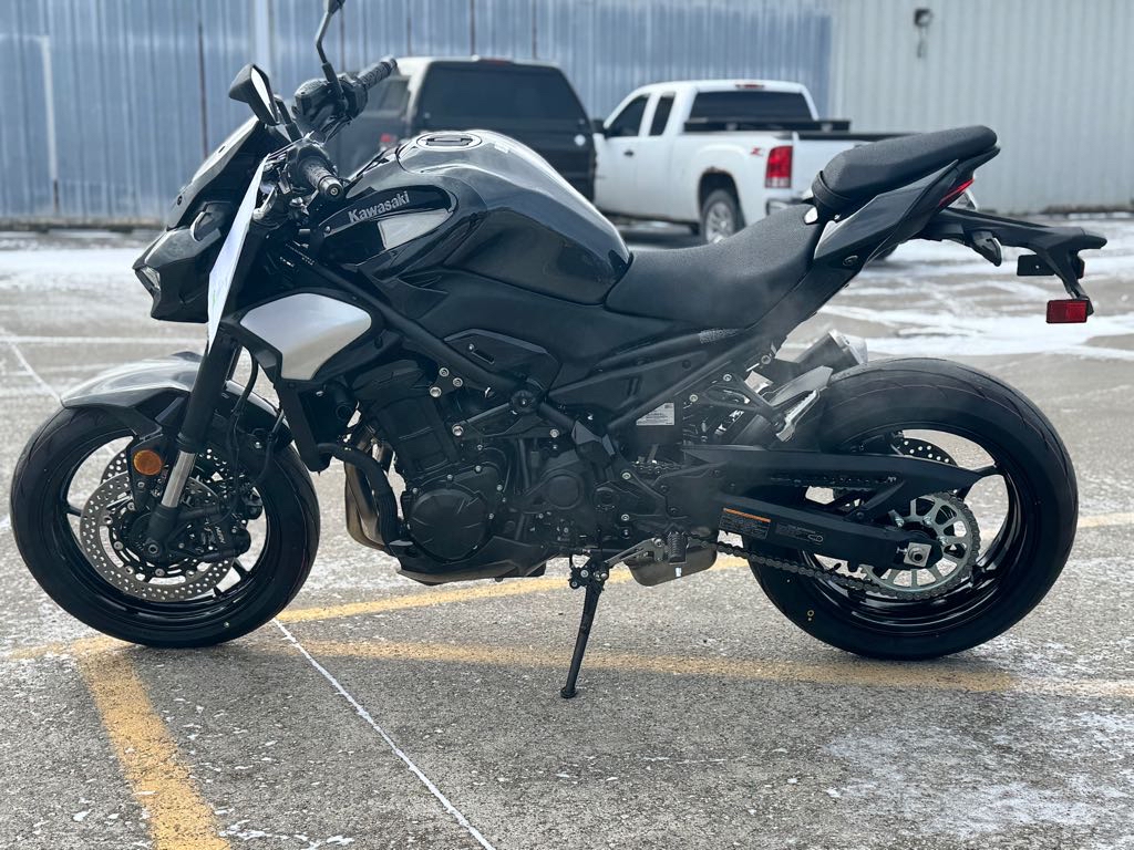 2025 Kawasaki Z900 ABS - Photo 6