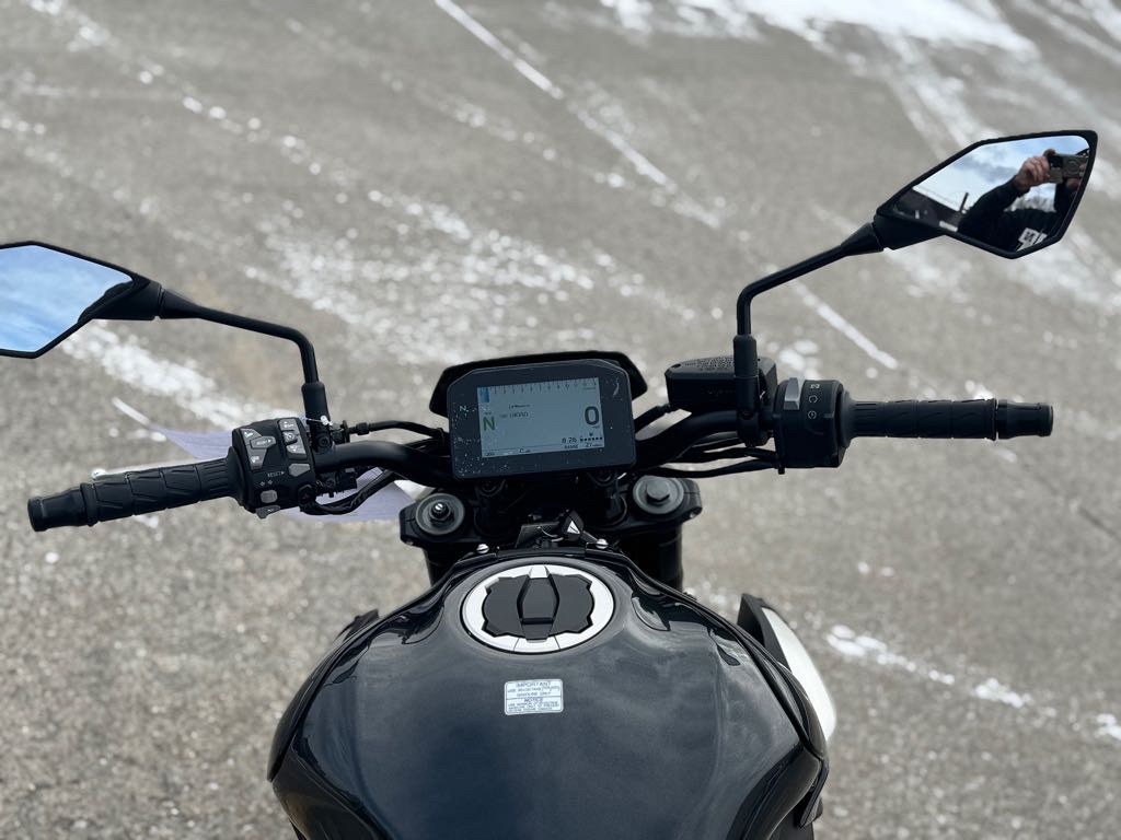 2025 Kawasaki Z900 ABS - Photo 12