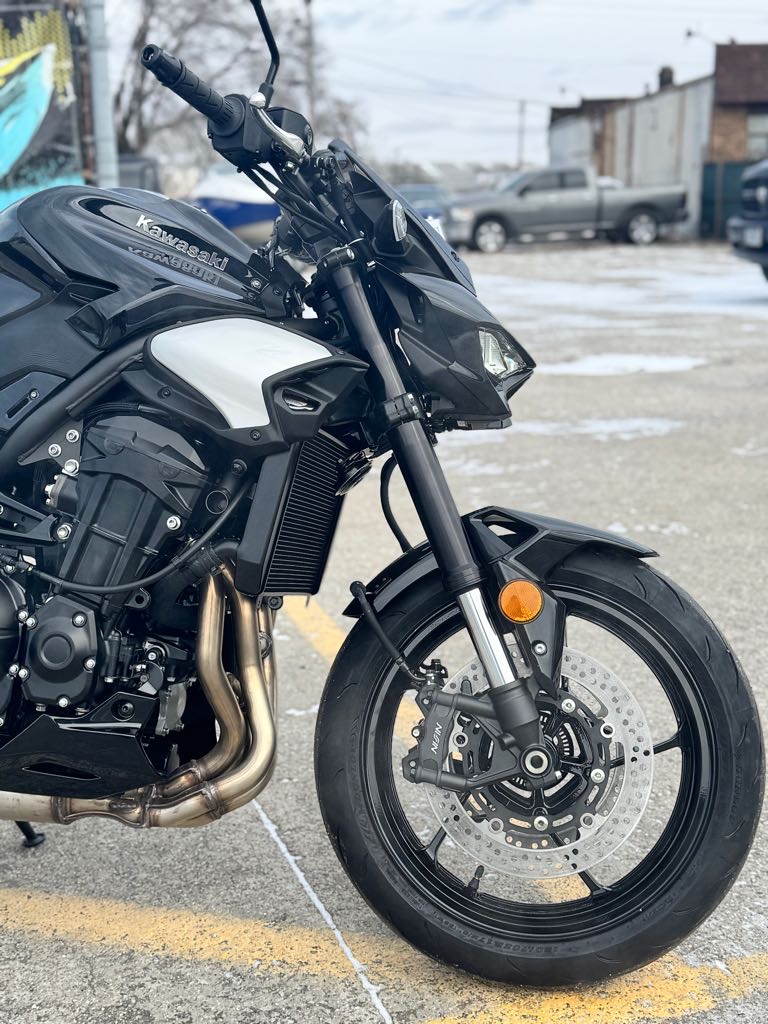 2025 Kawasaki Z900 ABS - Photo 2