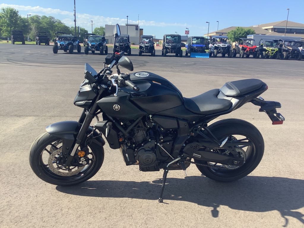 2025 Yamaha MT 07 - Photo 2