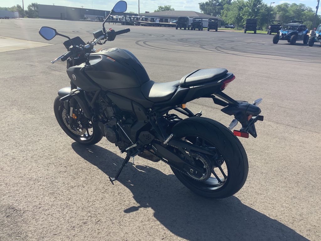 2025 Yamaha MT 07 - Photo 3