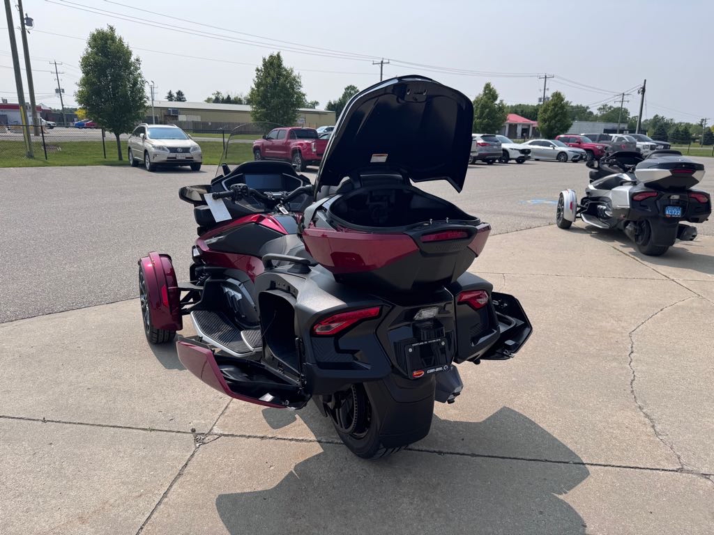 2025 Can-Am Spyder RT Limited - Photo 12