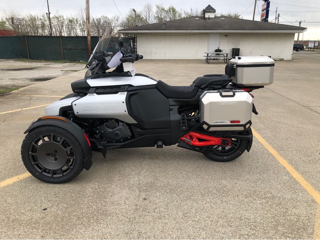 2025 Can-Am CANYON XT - Photo 6