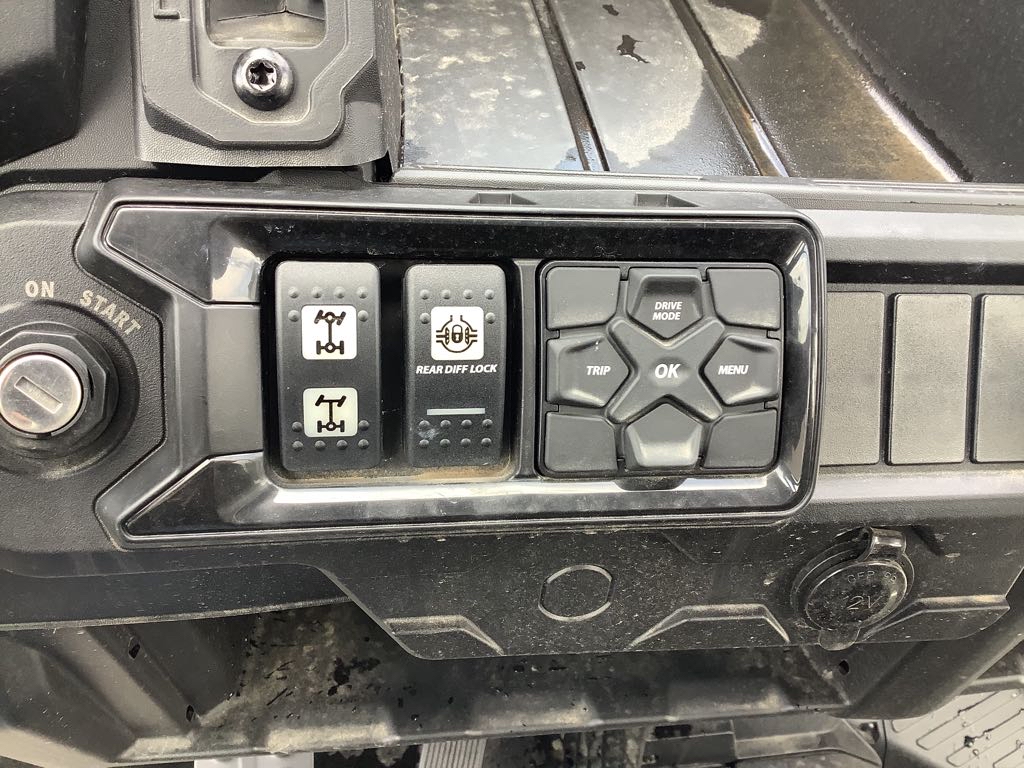 2025 Can-Am Defender MAX XT HD9 - Photo 11