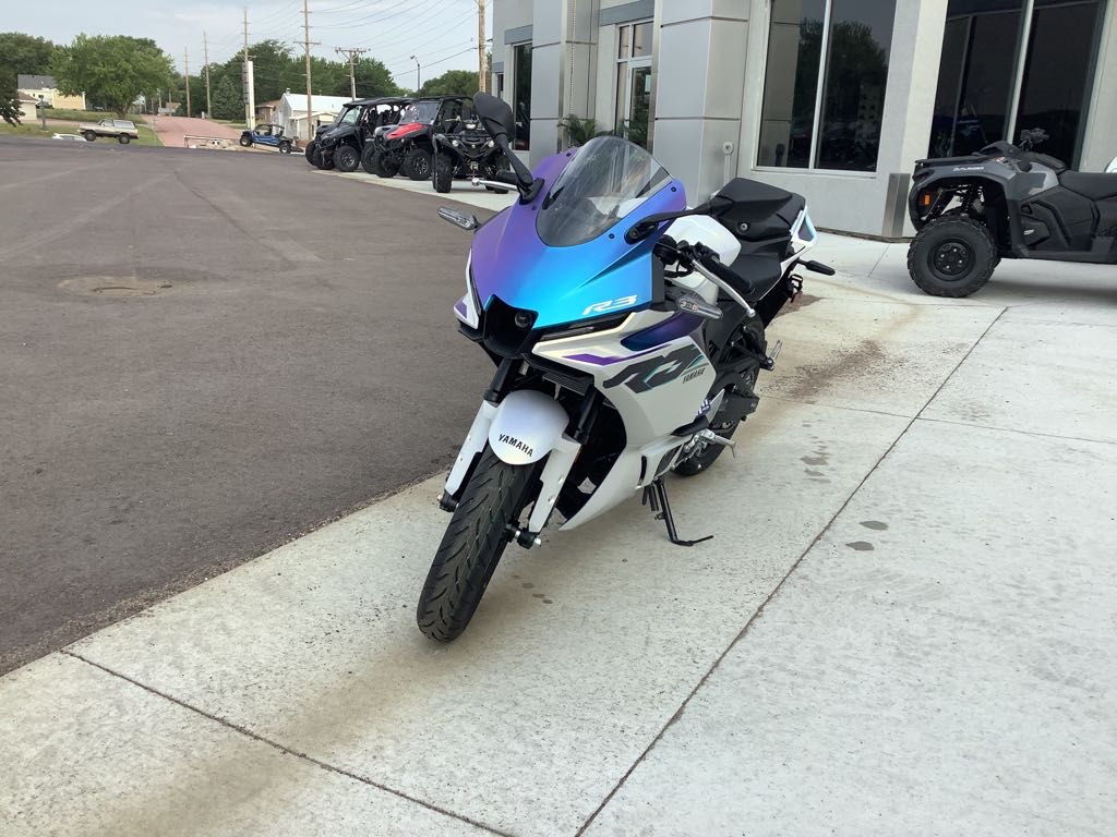 2025 Yamaha YZF R3 - Photo 7