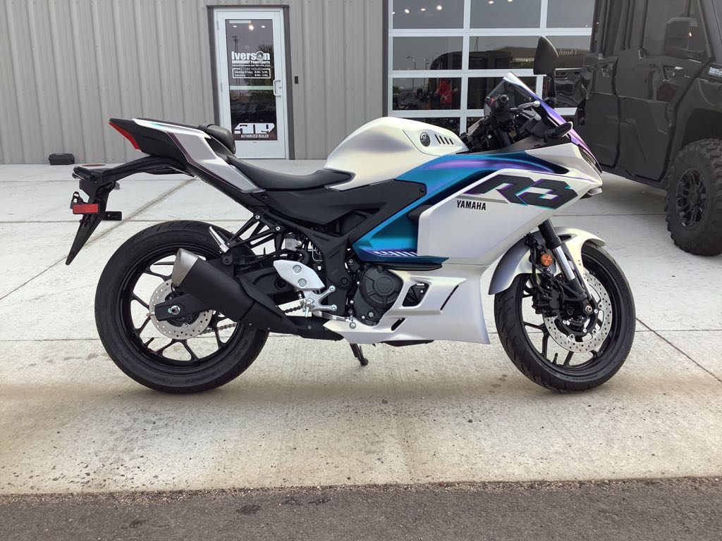 2025 Yamaha YZF R3 - Photo 4