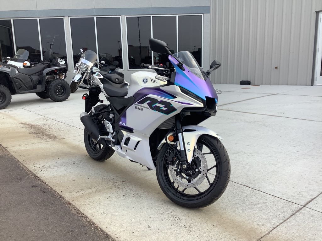 2025 Yamaha YZF R3 - Photo 5