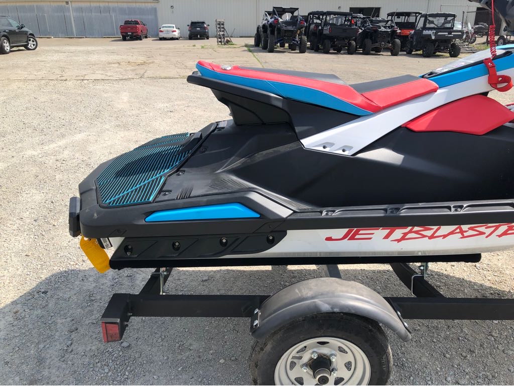 2025 Yamaha JETBLASTER DLX 3-UP - Photo 5