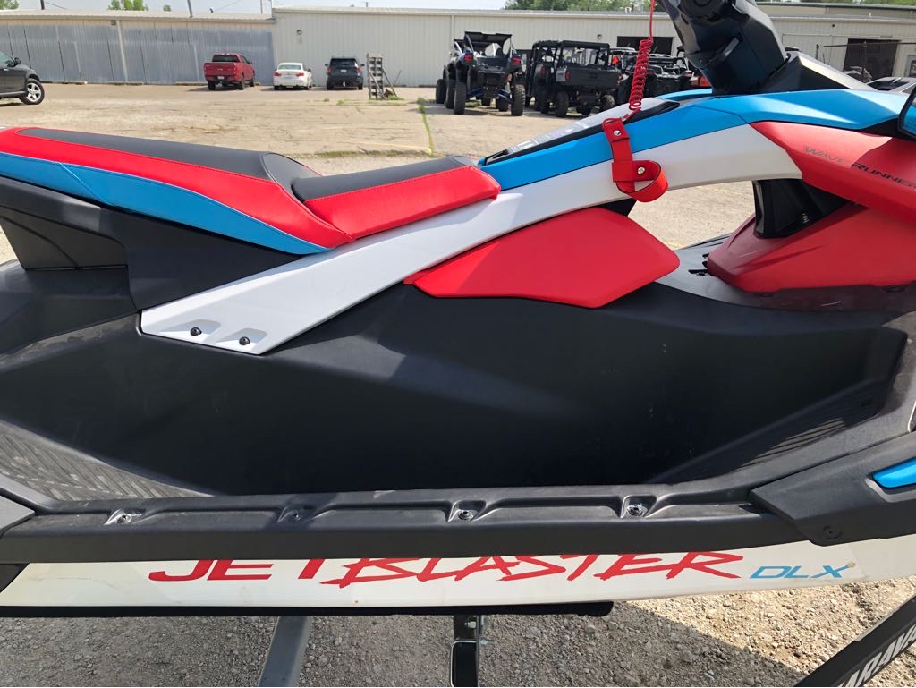 2025 Yamaha JETBLASTER DLX 3-UP - Photo 4
