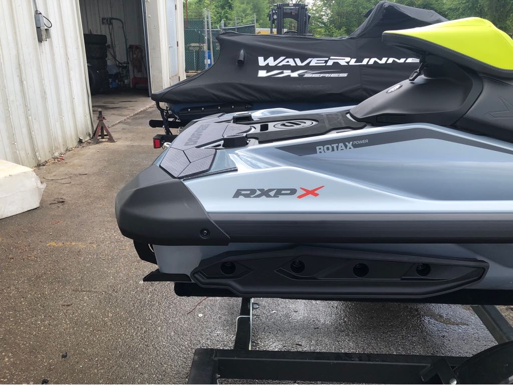 2025 Sea-Doo RXP-X 325 - Photo 5