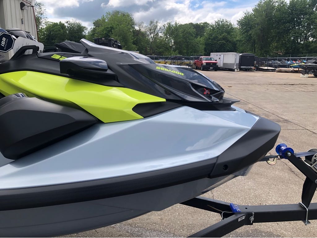 2025 Sea-Doo RXP-X 325 - Photo 3