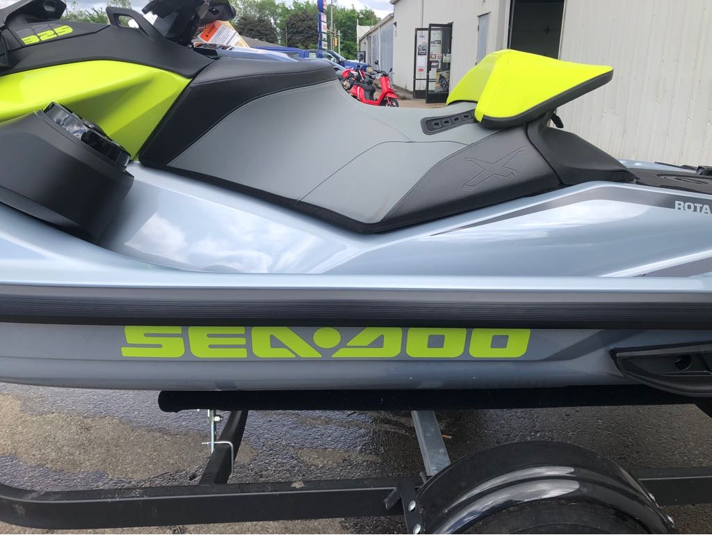 2025 Sea-Doo RXP-X 325 - Photo 8