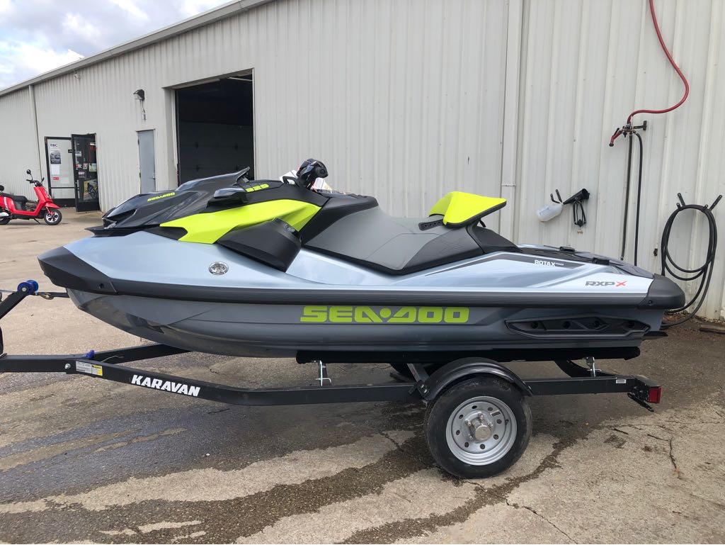 2025 Sea-Doo RXP-X 325 - Photo 10