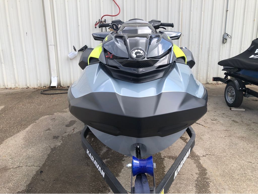 2025 Sea-Doo RXP-X 325 - Photo 11