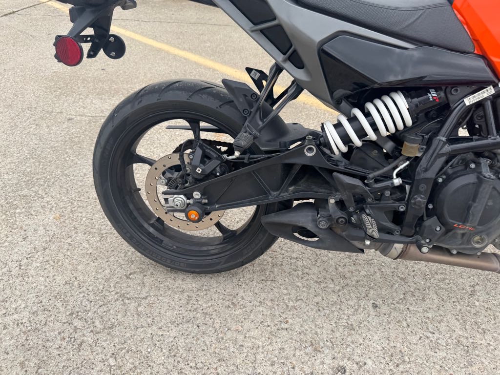 2024 KTM 250 DUKE - Photo 4