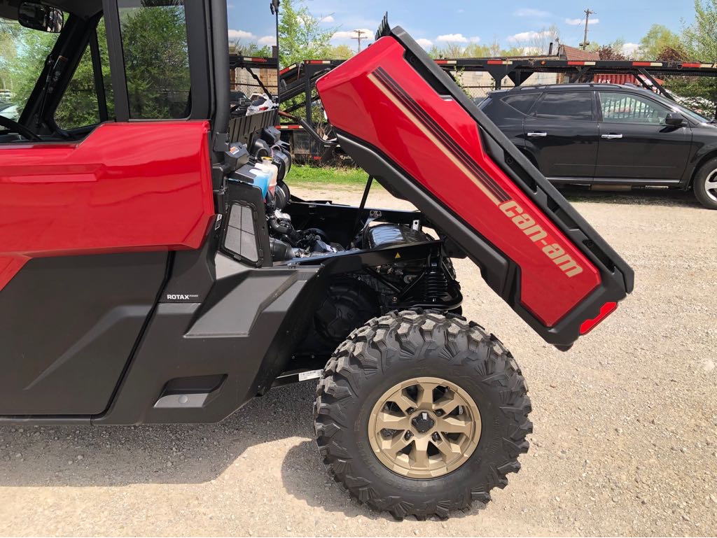 2025 Can-Am DEFENDER LIMITED CAB HD10 - Photo 8