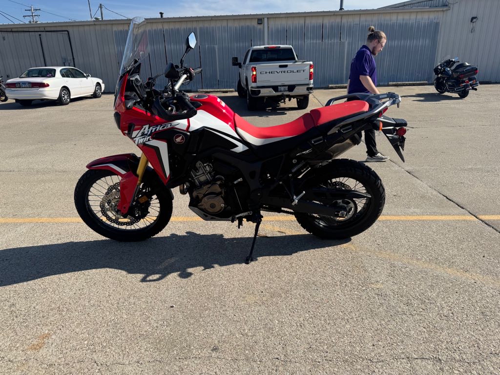 2017 Honda AFRICA TWIN - Photo 6