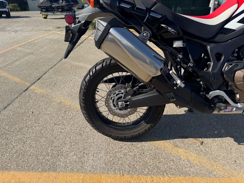 2017 Honda AFRICA TWIN - Photo 2