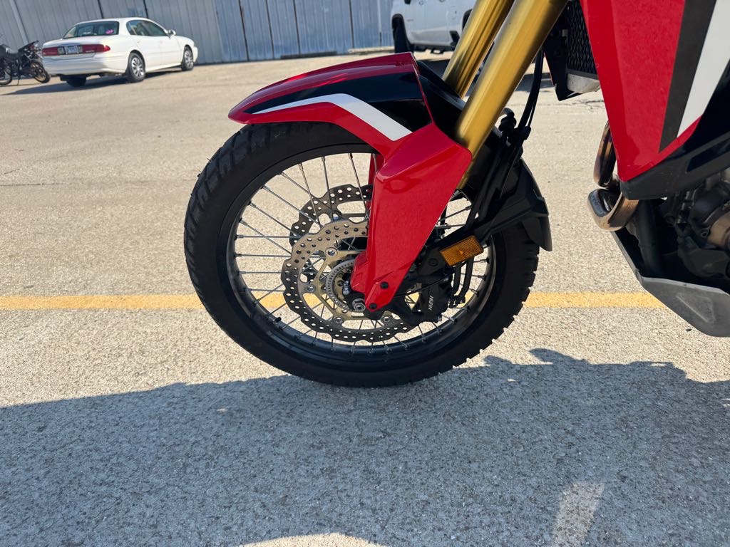 2017 Honda AFRICA TWIN - Photo 8