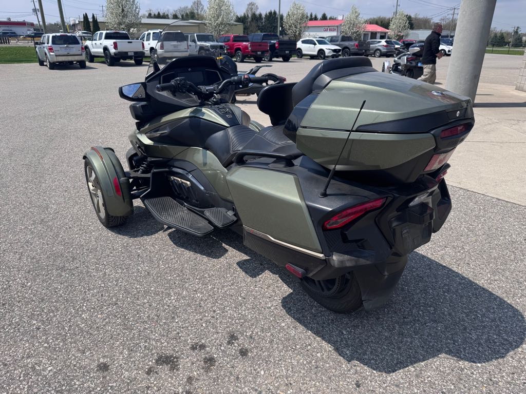 2021 Can-Am Spyder RT Sea To Sky - Photo 5