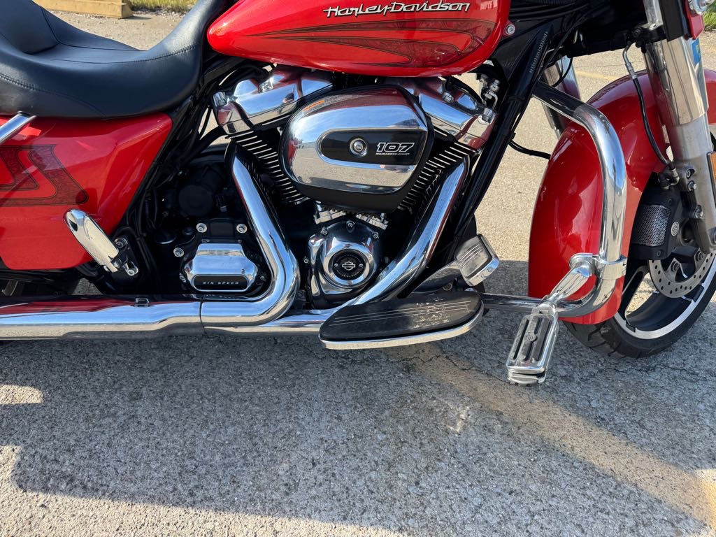 2017 Harley-Davidson® STREET GLIDE SPECIAL - Photo 2