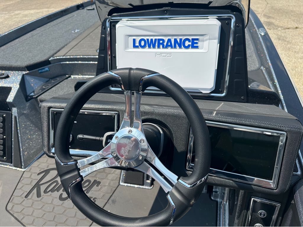 2025 Ranger Boats Z Comanche® Z520R Ranger Cup® Equipped - Photo 9