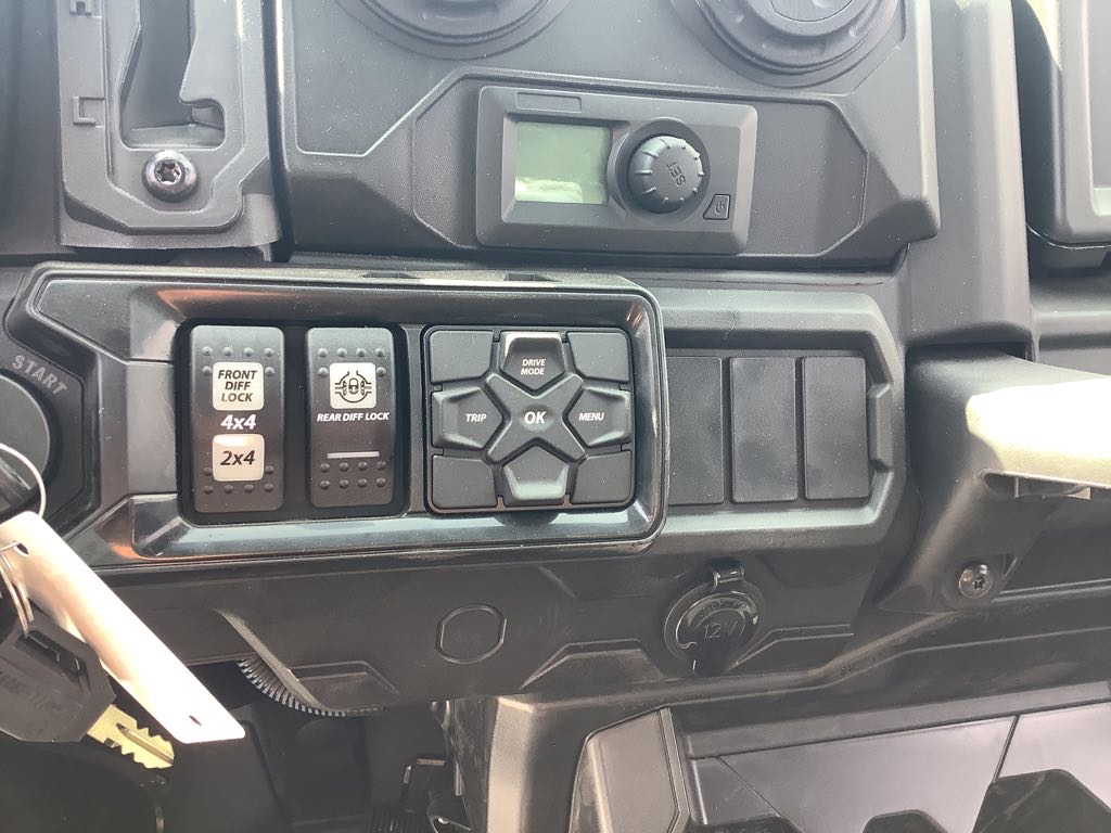 2025 Can-Am Defender MAX Limited HD10 - Photo 8