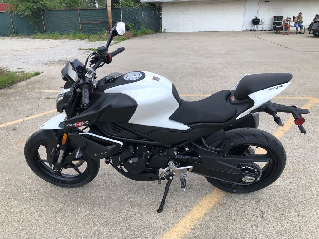 2025 CFMOTO 450NK - Photo 7