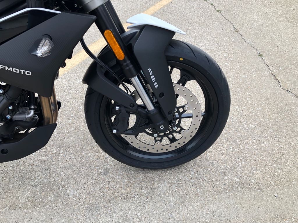 2025 CFMOTO 450NK - Photo 3
