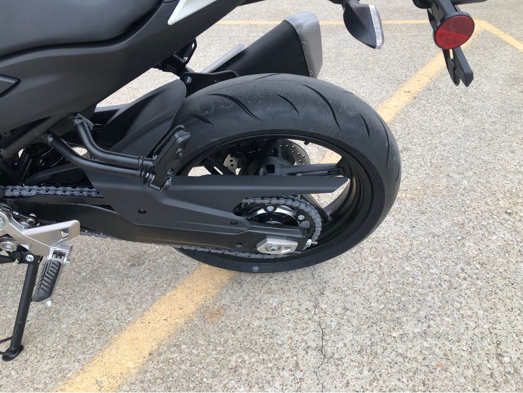 2025 CFMOTO 450NK - Photo 8