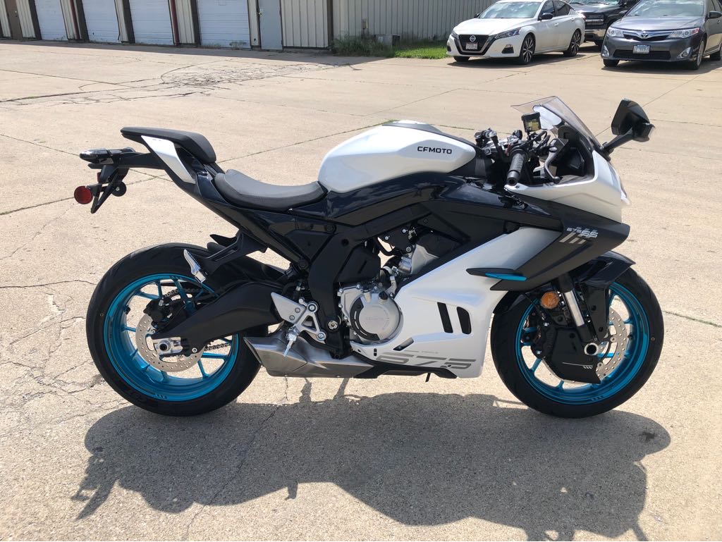 2025 CFMOTO 450SS - Photo 2