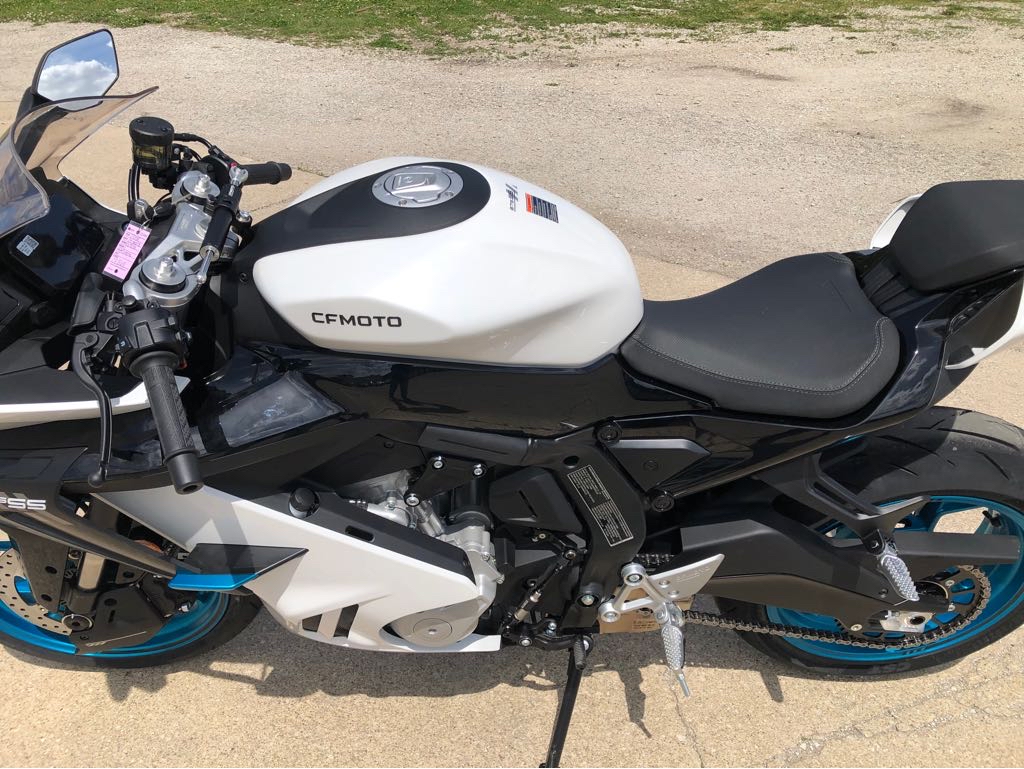 2025 CFMOTO 450SS - Photo 9