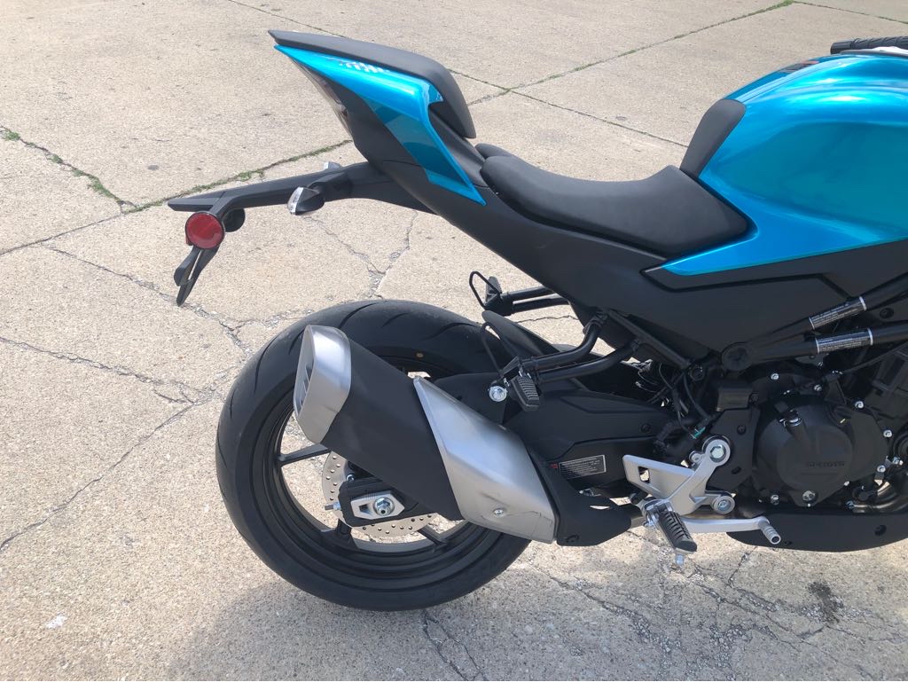 2025 CFMOTO 450 NK - Photo 5