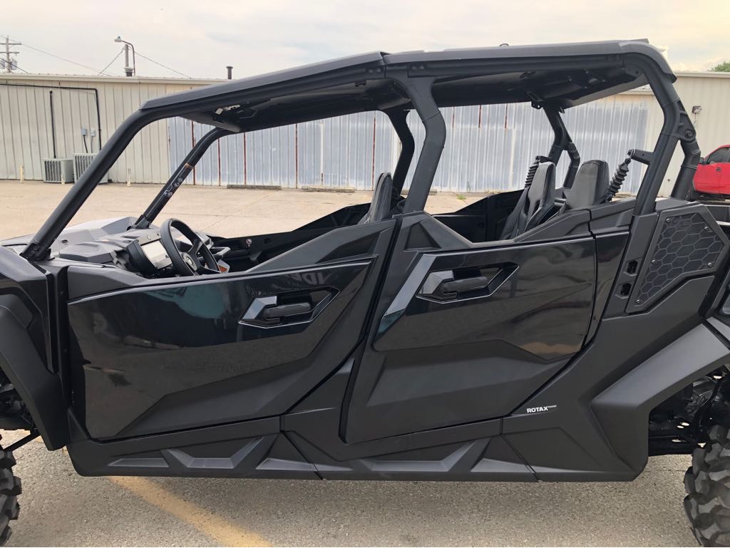 2025 Can-Am COMMANDER MAX XT 700 - Photo 7