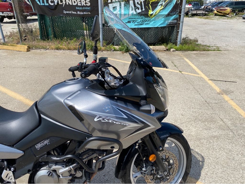 2009 Suzuki V-STROM 650 ABS - Photo 6