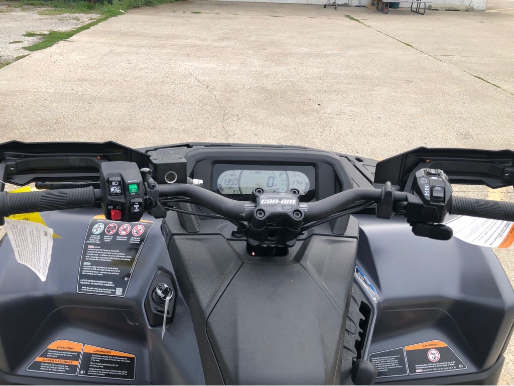 2025 Can-Am OUTLANDER XT-P 1000R - Photo 10