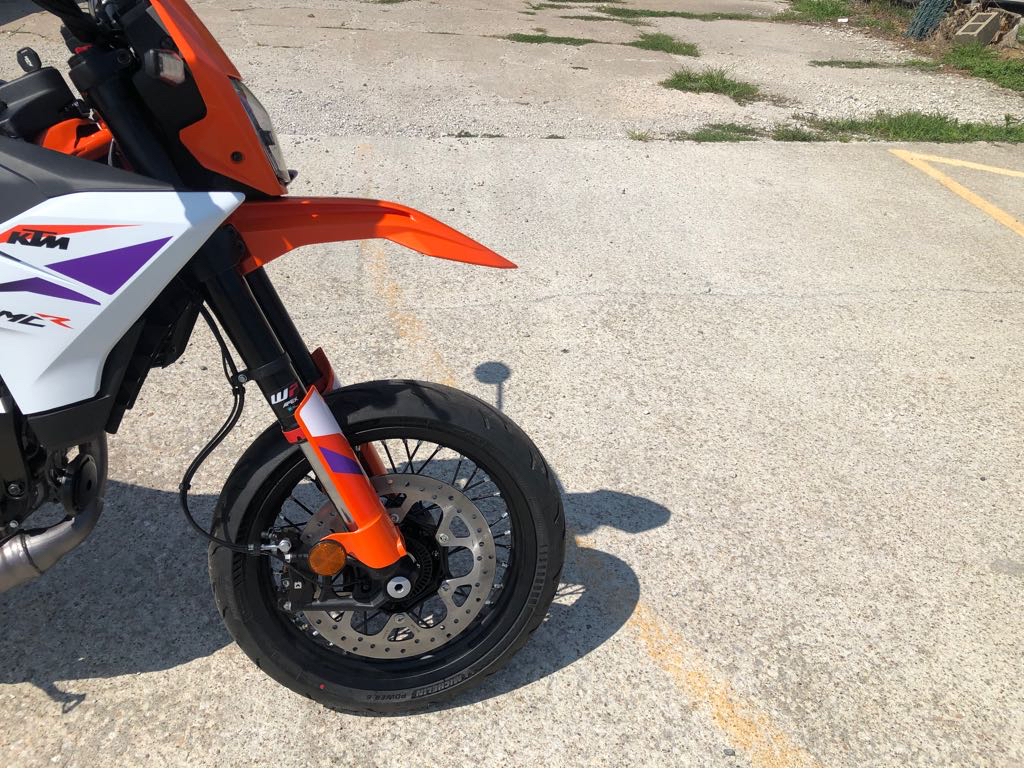 2025 KTM 390 SMC R - Photo 2