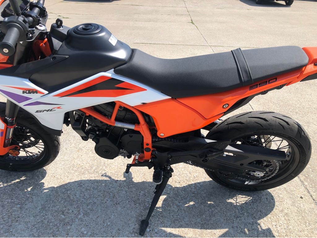 2025 KTM 390 SMC R - Photo 7
