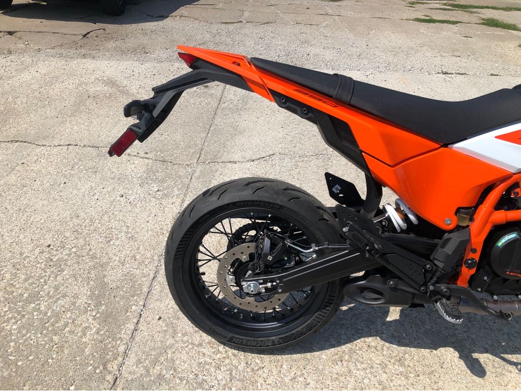 2025 KTM 390 SMC R - Photo 4