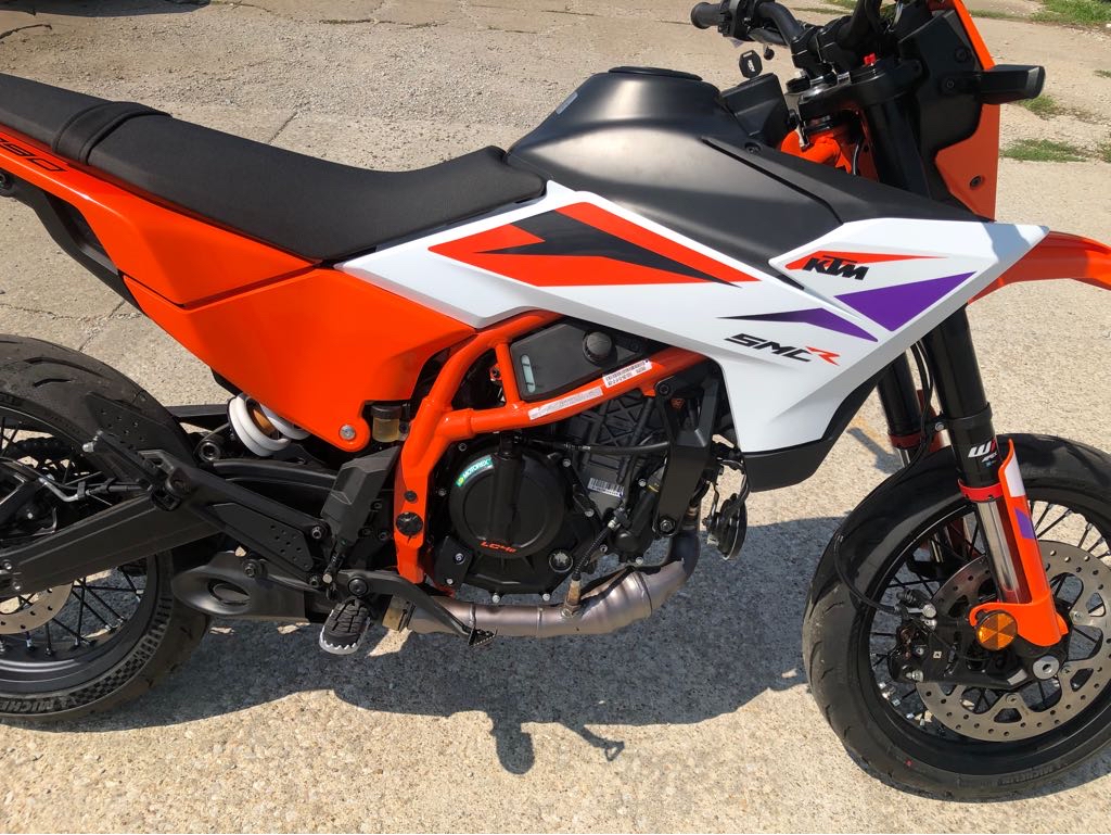 2025 KTM 390 SMC R - Photo 3
