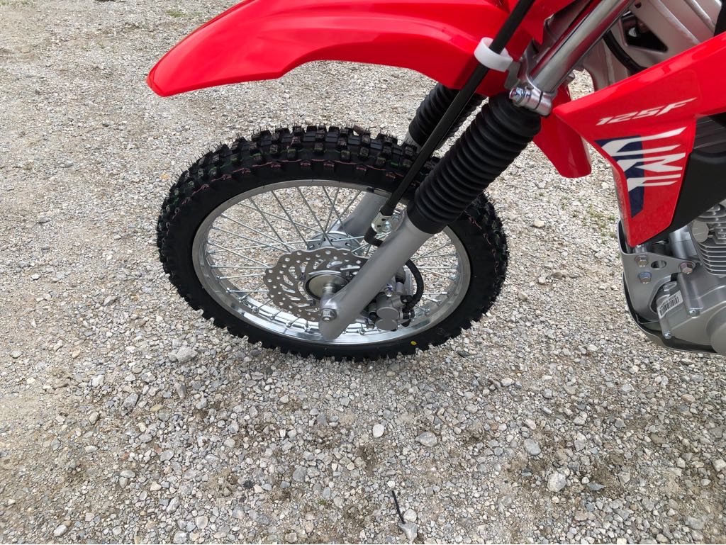 2025 Honda CRF 125F - Photo 10