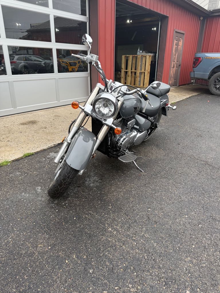 2025 Suzuki VL 800 M5 - Photo 2