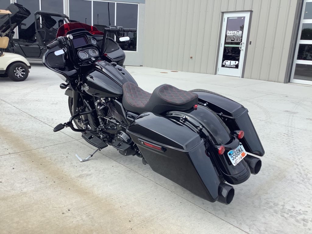 2022 Harley-Davidson® Road Glide® Special Vivid Black (Black Finish) - Photo 3