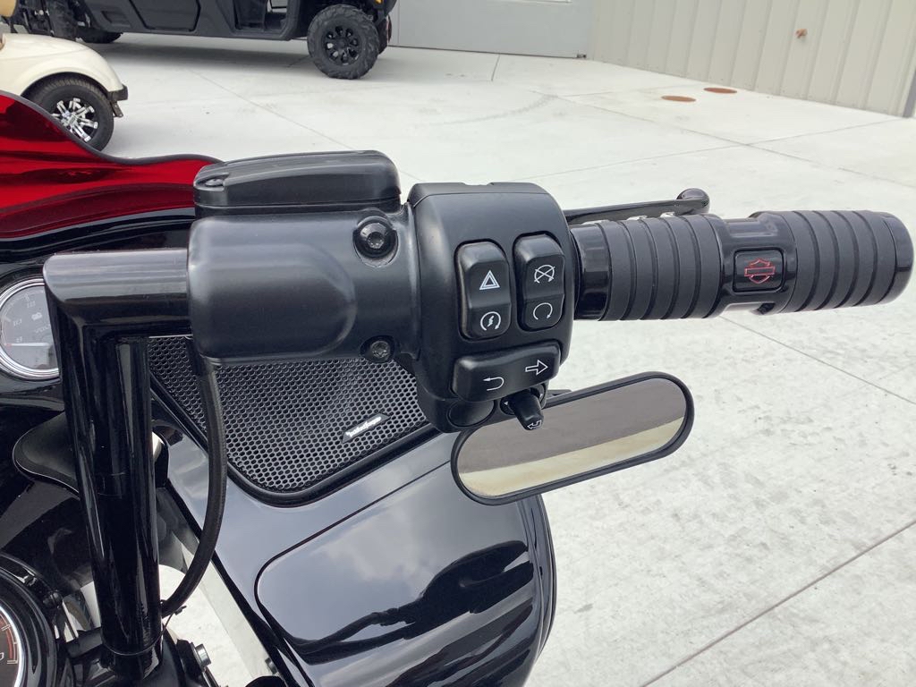 2022 Harley-Davidson® Road Glide® Special Vivid Black (Black Finish) - Photo 10