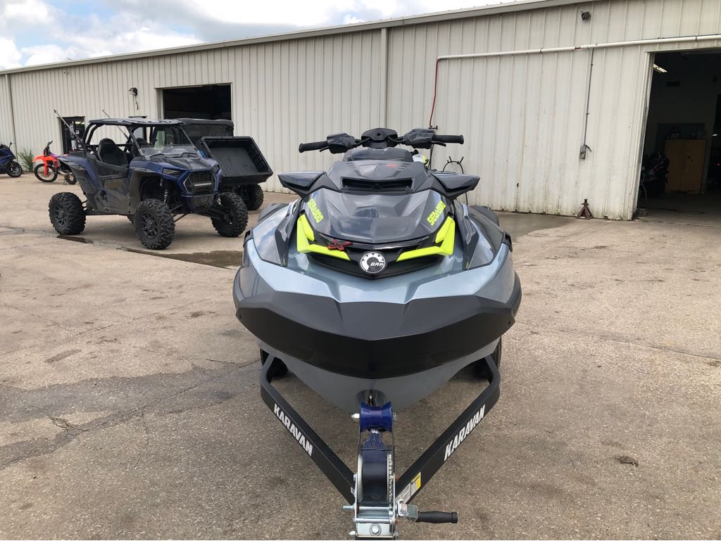 2025 Sea-Doo RXT-X 325 - Photo 11