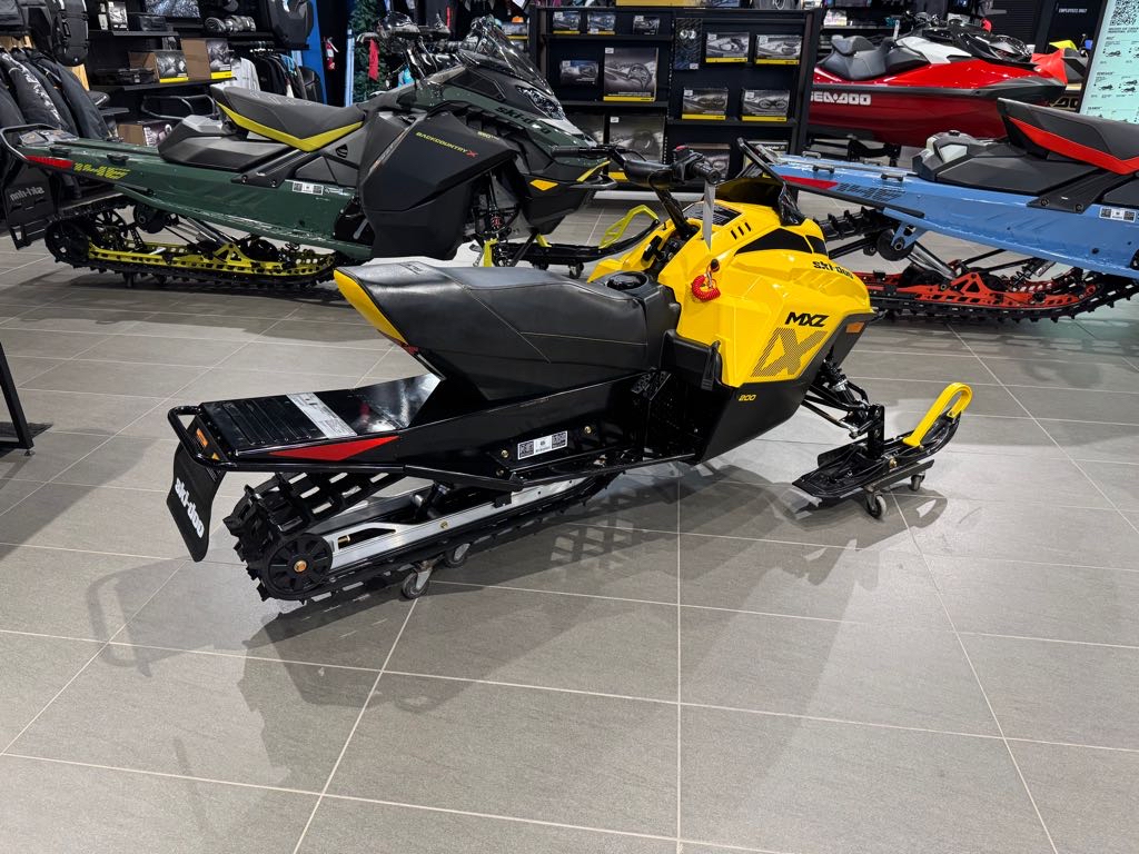 2025 Ski-Doo MXZ 200 - Photo 4