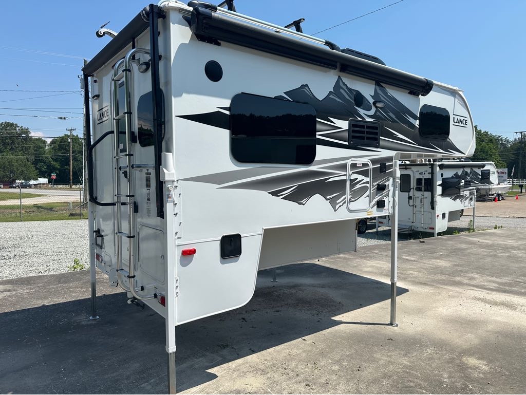 2026 Lance Truck Camper 865 - Photo 3