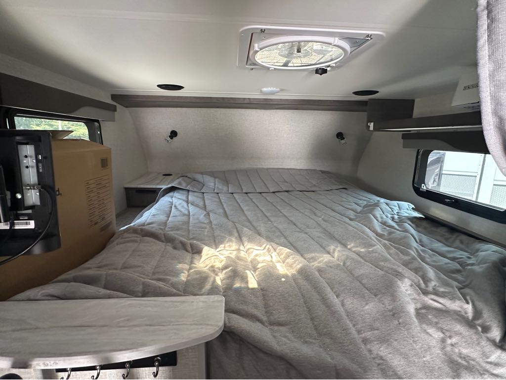 2026 Lance Truck Camper 865 - Photo 7